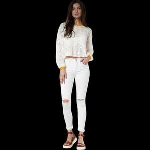 NWOT Levi’s premium 311 Shaping Skinny Distressed Women’s Jeans Size 32